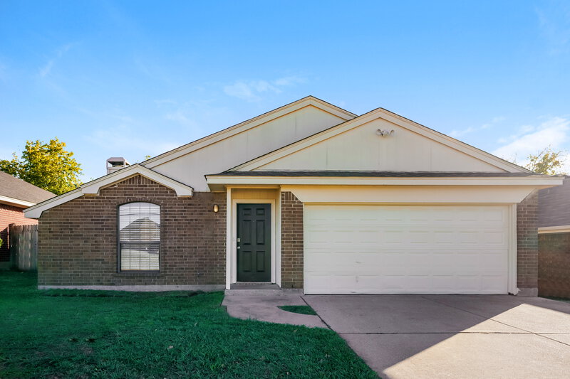 1,860/Mo, 4648 Prewett Rd Fort Worth, TX 76137 Front View