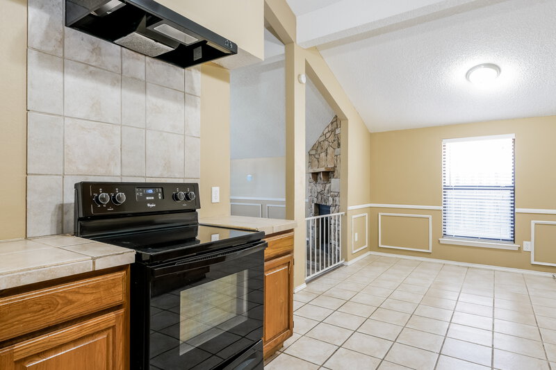 1,860/Mo, 4648 Prewett Rd Fort Worth, TX 76137 Kitchen View 2