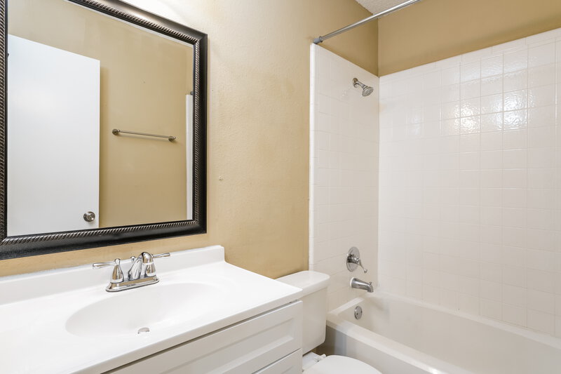 1,860/Mo, 4648 Prewett Rd Fort Worth, TX 76137 Bathroom View