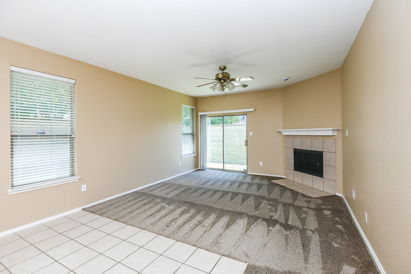 2,335/Mo, 5616 Desert Willow Ct Fort Worth, TX 76137 Living Room View 2