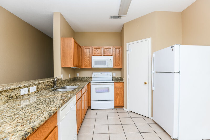 2,335/Mo, 5616 Desert Willow Ct Fort Worth, TX 76137 Kitchen View 2