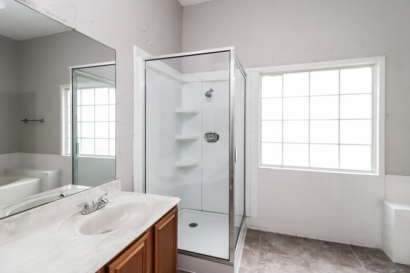 2,355/Mo, 4753 Bracken Dr Fort Worth, TX 76137 Main Bathroom View