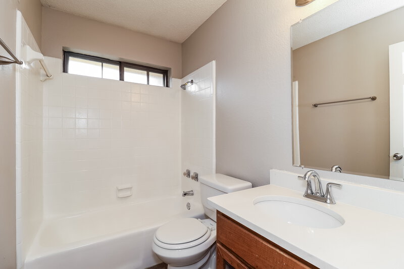 1,995/Mo, 6929 Egan Way Fort Worth, TX 76137 Main Bathroom View