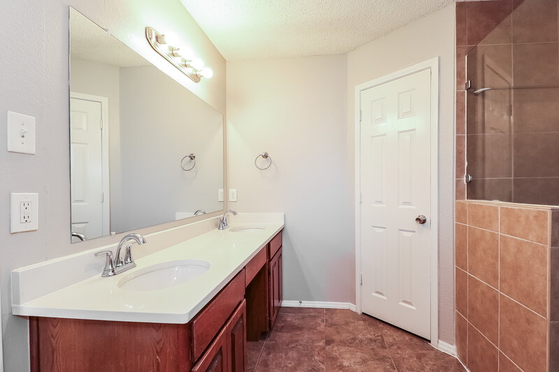 1,995/Mo, 6929 Egan Way Fort Worth, TX 76137 Bathroom View