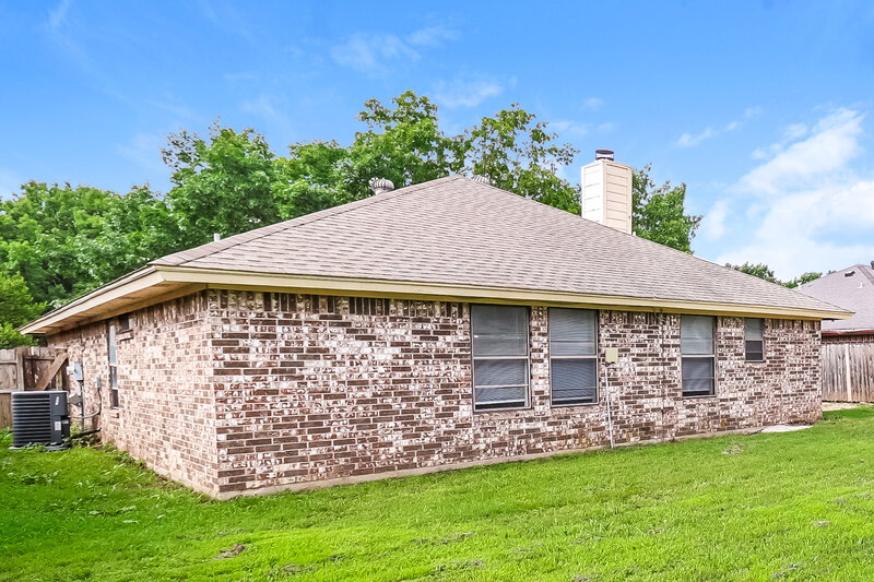 1,995/Mo, 6929 Egan Way Fort Worth, TX 76137 Rear View