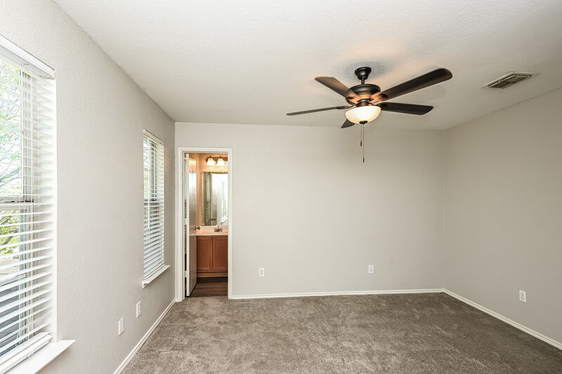 2,200/Mo, 1424 Pine Ln Fort Worth, TX 76140 Main Bedroom View