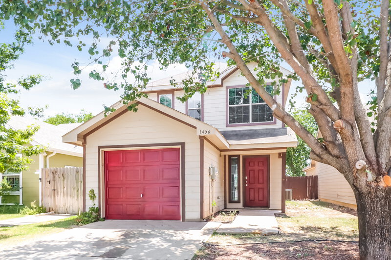 2,370/Mo, 1456 Pine Ln Fort Worth, TX 76140 External View