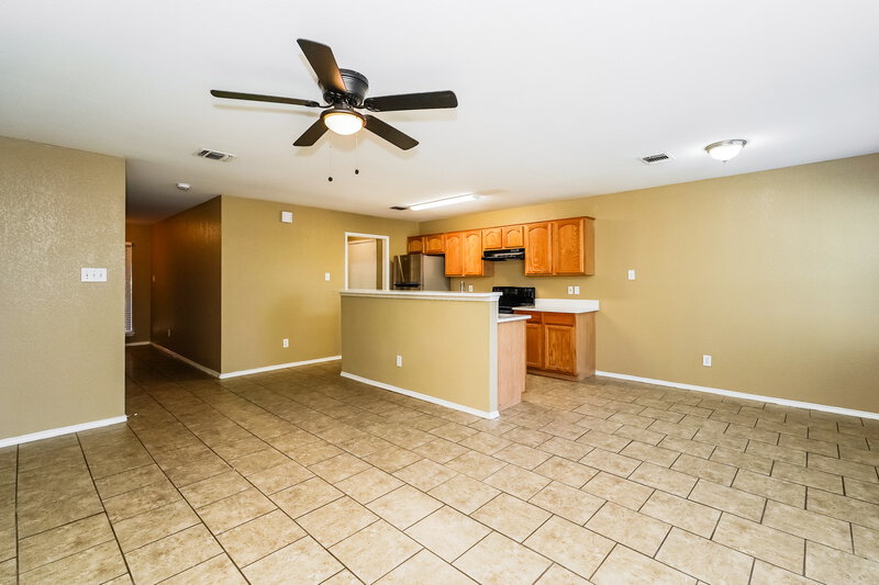 1,720/Mo, 1456 Pine Ln Fort Worth, TX 76140 Living Room View 2