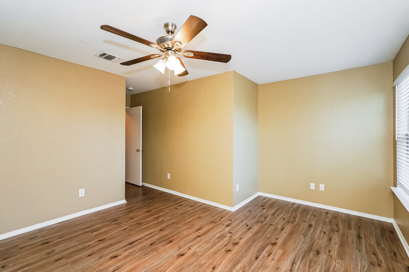 1,720/Mo, 1456 Pine Ln Fort Worth, TX 76140 Main Bedroom View