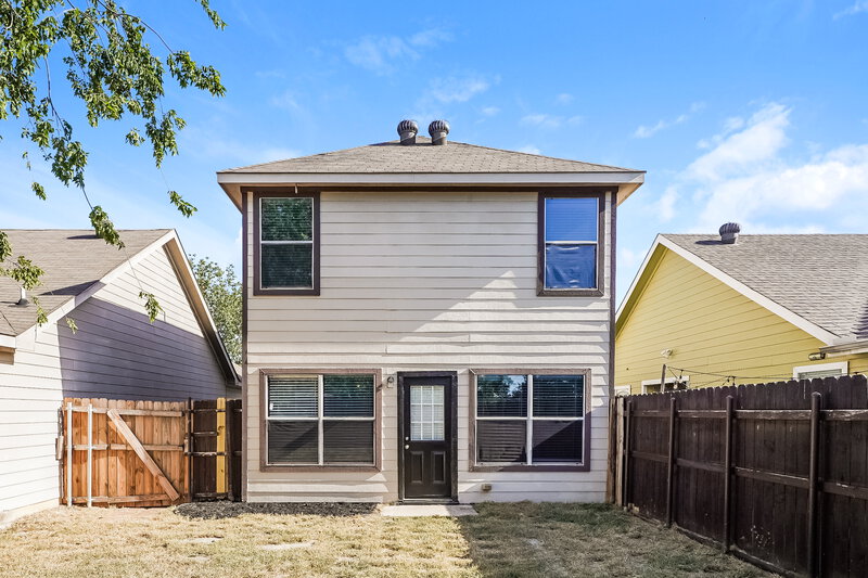 1,720/Mo, 1456 Pine Ln Fort Worth, TX 76140 Rear View