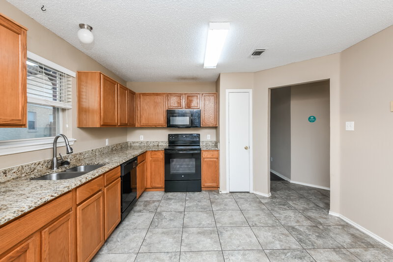 1,875/Mo, 3503 Nantucket Dr Forest Hill, TX 76140 Kitchen View 3