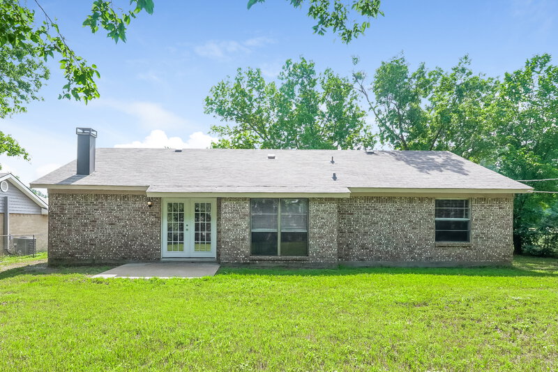 2,055/Mo, 544 Chambers Creek Dr S Everman, TX 76140 Rear View