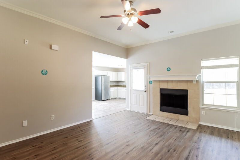 1,975/Mo, 2613 Crix Ln Fort Worth, TX 76140 Living Room View 2