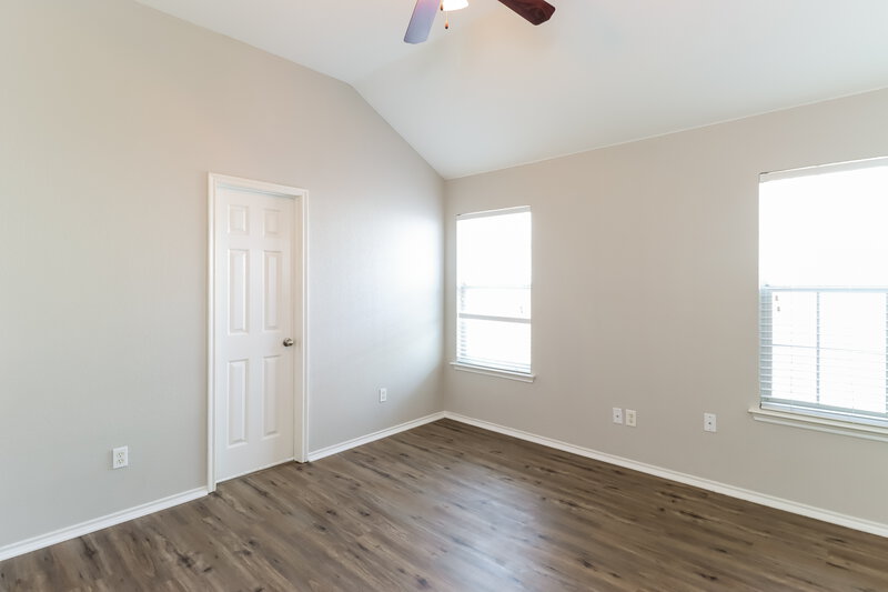 1,975/Mo, 2613 Crix Ln Fort Worth, TX 76140 Main Bedroom View