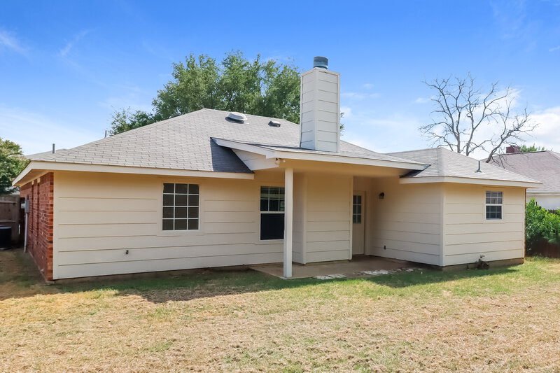 1,975/Mo, 2613 Crix Ln Fort Worth, TX 76140 Rear View 2