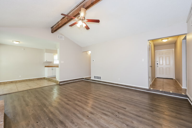 1,900/Mo, 7517 Marlinda Circle Fort Worth, TX 76140 Living Room View 2