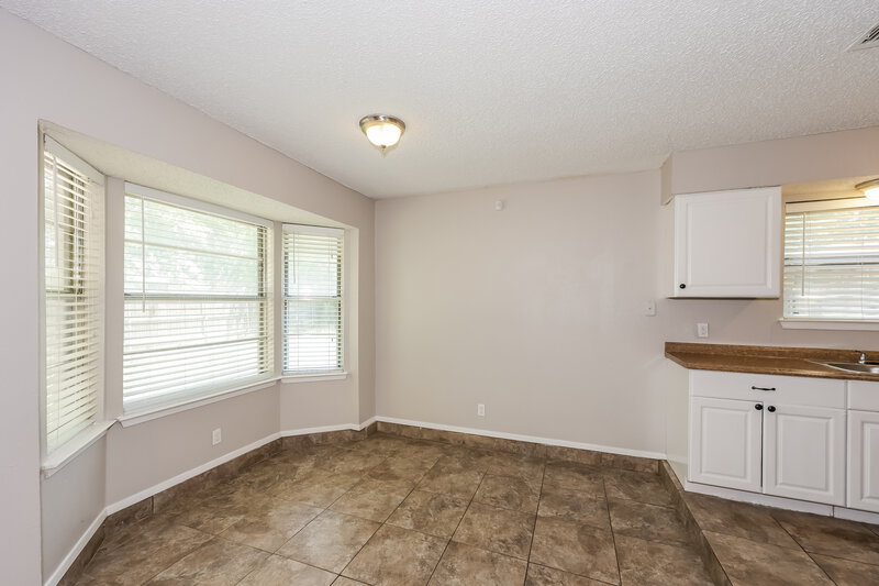 1,900/Mo, 7517 Marlinda Circle Fort Worth, TX 76140 Dining Room View
