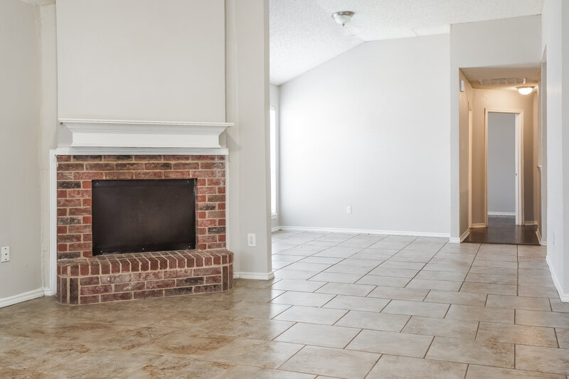 1,880/Mo, 7325 Meadows Dr N Forest Hill, TX 76140 Living Room View