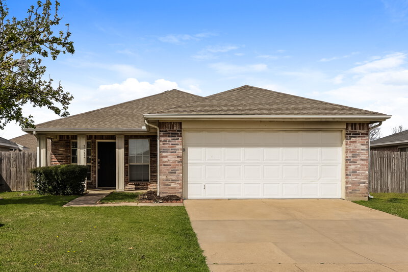 1,915/Mo, 7232 Autumn Glen Dr Forest Hill, TX 76140 External View