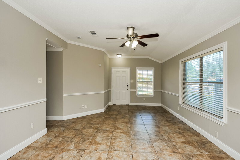 1,805/Mo, 7201 Autumn Run Dr Forest Hill, TX 76140 Living Room View 2
