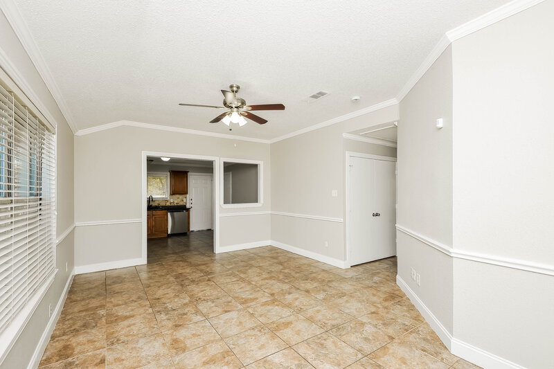 1,805/Mo, 7201 Autumn Run Dr Forest Hill, TX 76140 Living Room View 3