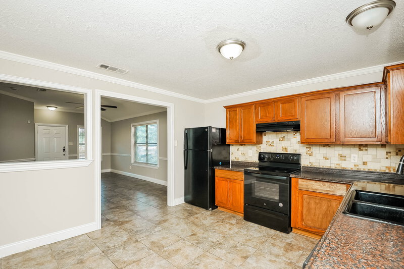 1,805/Mo, 7201 Autumn Run Dr Forest Hill, TX 76140 Kitchen View 3