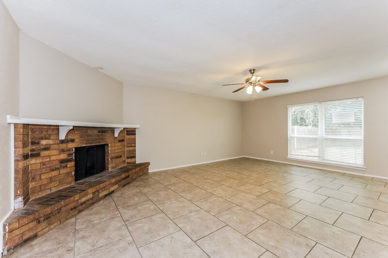 1,875/Mo, 7324 Lea Pl Fort Worth, TX 76140 Living Room View