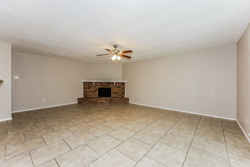 1,875/Mo, 7324 Lea Pl Fort Worth, TX 76140 Living Room View 2