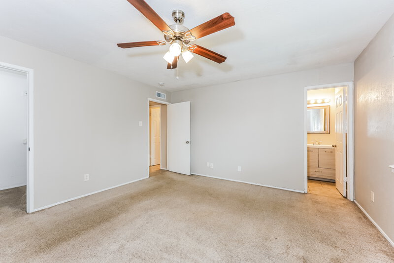 1,875/Mo, 7324 Lea Pl Fort Worth, TX 76140 Main Bedroom View 2