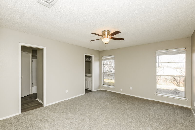 2,035/Mo, 6469 N Park Dr Watauga, TX 76148 Main Bedroom View