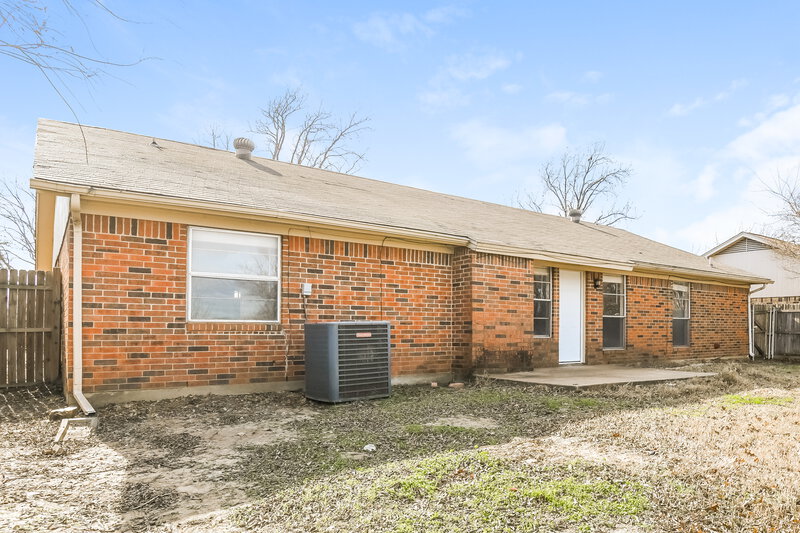 2,035/Mo, 6469 N Park Dr Watauga, TX 76148 Rear View