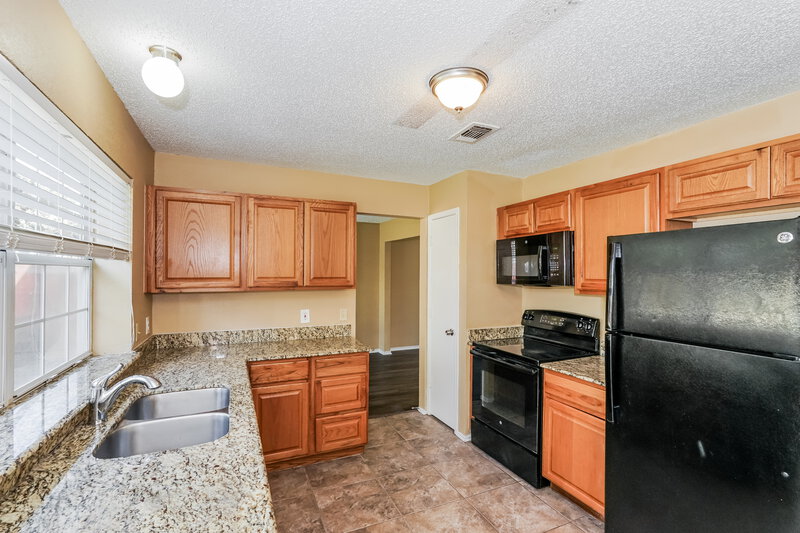 2,440/Mo, 7001 Quail Meadow Dr Watauga, TX 76148 Kitchen View 2