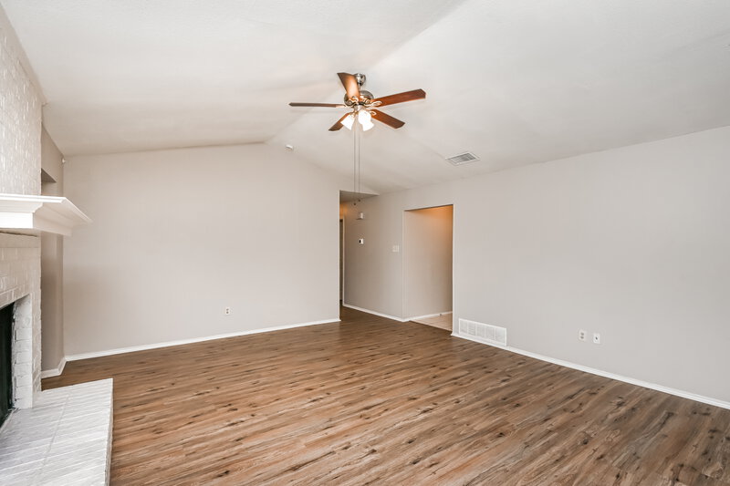 2,165/Mo, 428 Guadalupe Dr Saginaw, TX 76179 Living Room View