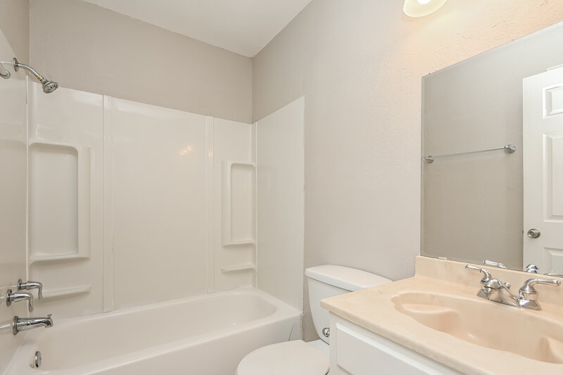 2,165/Mo, 428 Guadalupe Dr Saginaw, TX 76179 Bathroom View