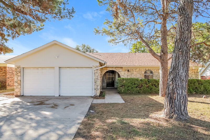 1,890/Mo, 605 Stallion Ln Saginaw, TX 76179 External View