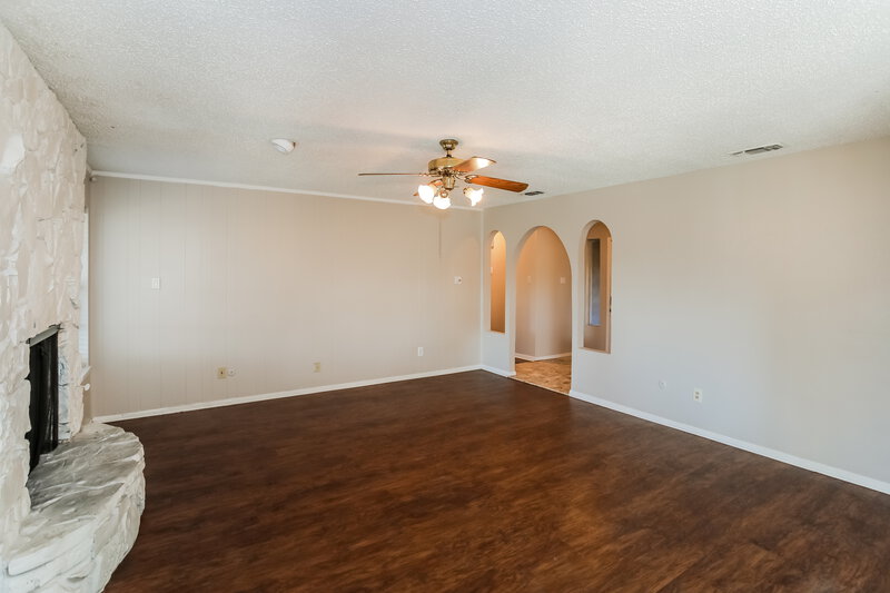 1,890/Mo, 605 Stallion Ln Saginaw, TX 76179 Living Room View