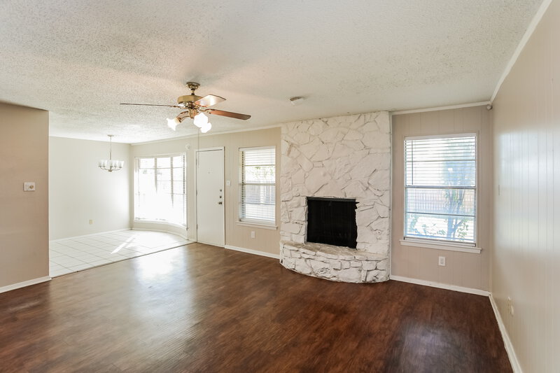 1,890/Mo, 605 Stallion Ln Saginaw, TX 76179 Living Room View 2