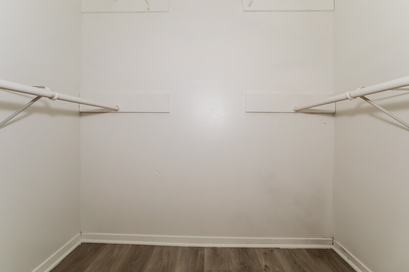 1,890/Mo, 605 Stallion Ln Saginaw, TX 76179 Walk In Closet View