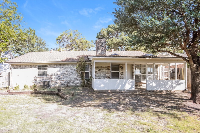 1,890/Mo, 605 Stallion Ln Saginaw, TX 76179 Rear View