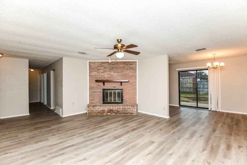1,970/Mo, 504 Cole Ave Saginaw, TX 76179 Living Room View 3