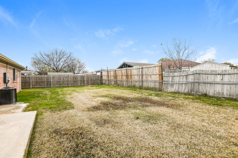 1,970/Mo, 504 Cole Ave Saginaw, TX 76179 Rear View