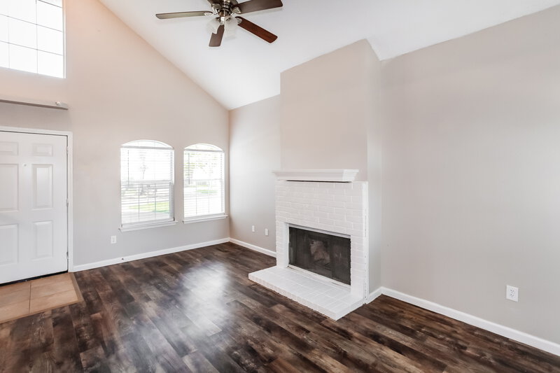 2,040/Mo, 5904 Stone Meadow Ln Fort Worth, TX 76179 Living Room View