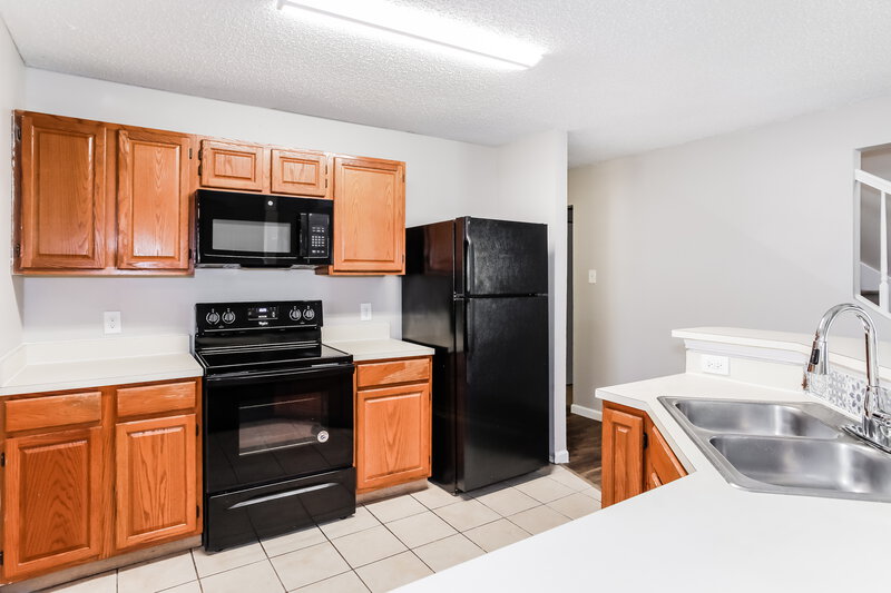 2,040/Mo, 5904 Stone Meadow Ln Fort Worth, TX 76179 Kitchen View