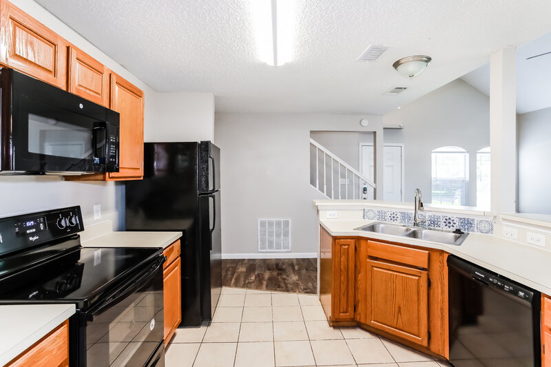 2,040/Mo, 5904 Stone Meadow Ln Fort Worth, TX 76179 Kitchen View 2