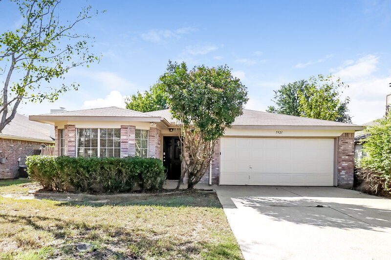 2,005/Mo, 5921 Heatherglen Terrace Fort Worth, TX 76179 External View