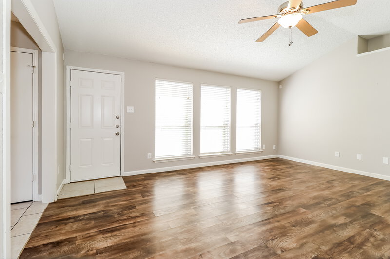 2,005/Mo, 5921 Heatherglen Terrace Fort Worth, TX 76179 Living Room View