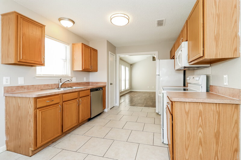 2,005/Mo, 5921 Heatherglen Terrace Fort Worth, TX 76179 Kitchen View 2