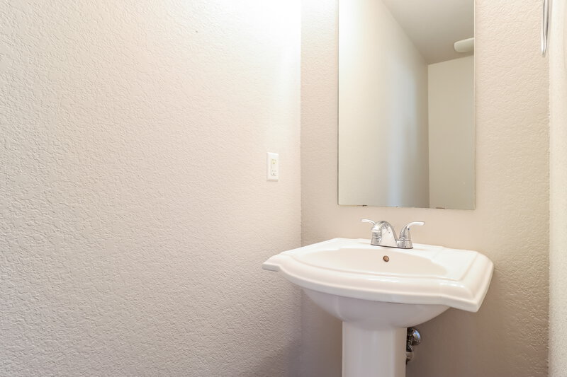 2,055/Mo, 8536 Hawkview Dr Fort Worth, TX 76179 Bathroom View