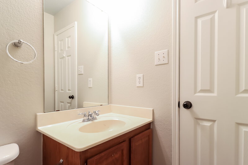 2,055/Mo, 8536 Hawkview Dr Fort Worth, TX 76179 Bathroom View 2