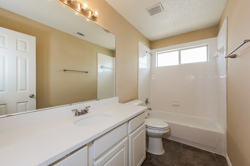 2,495/Mo, 633 Silverbrook Dr Saginaw, TX 76179 Bathroom View